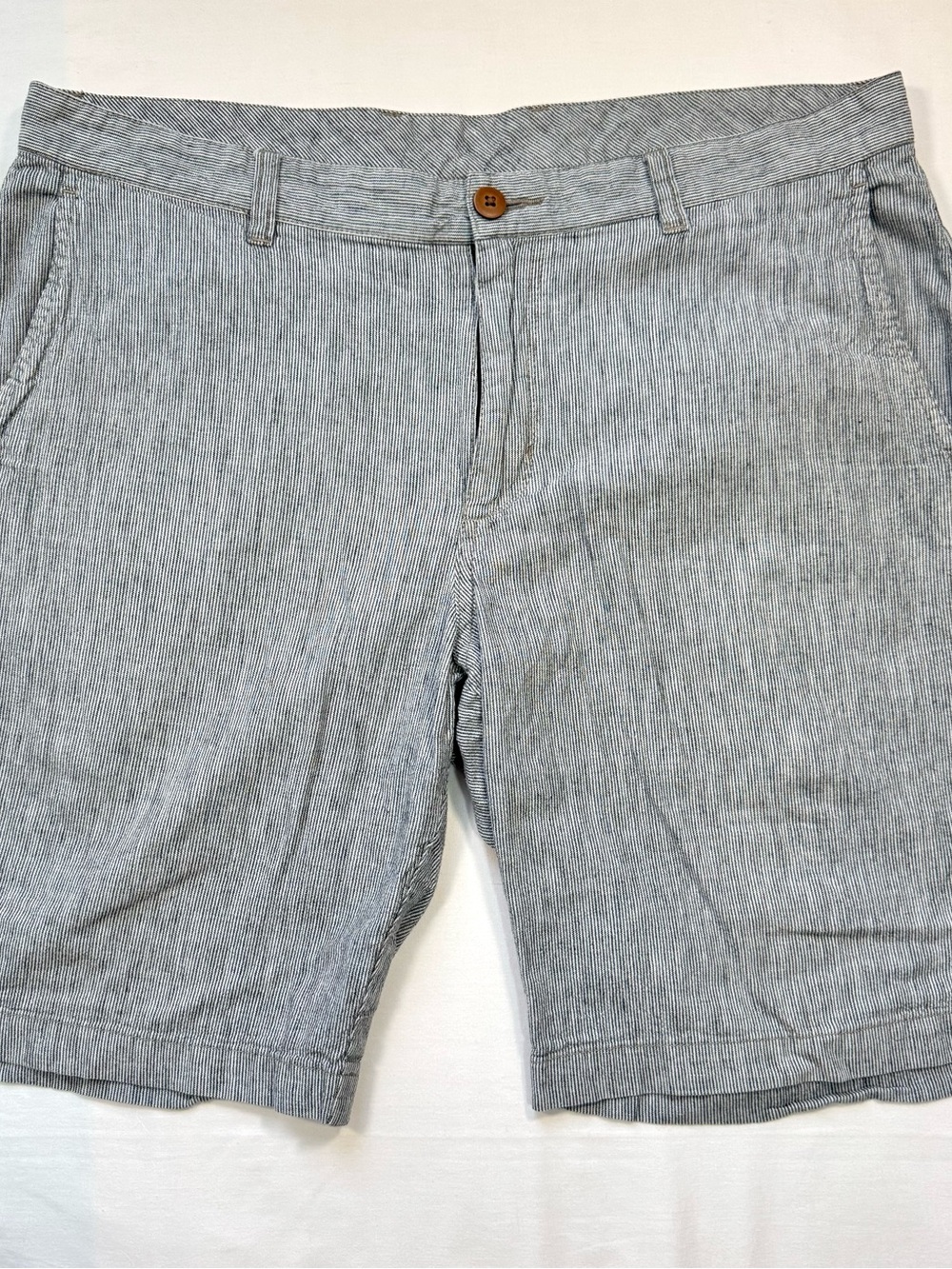 Tommy Bahama Shorts Men’s 36 Gray Pinstripe Linen Cotton 9.5” Beach Casual